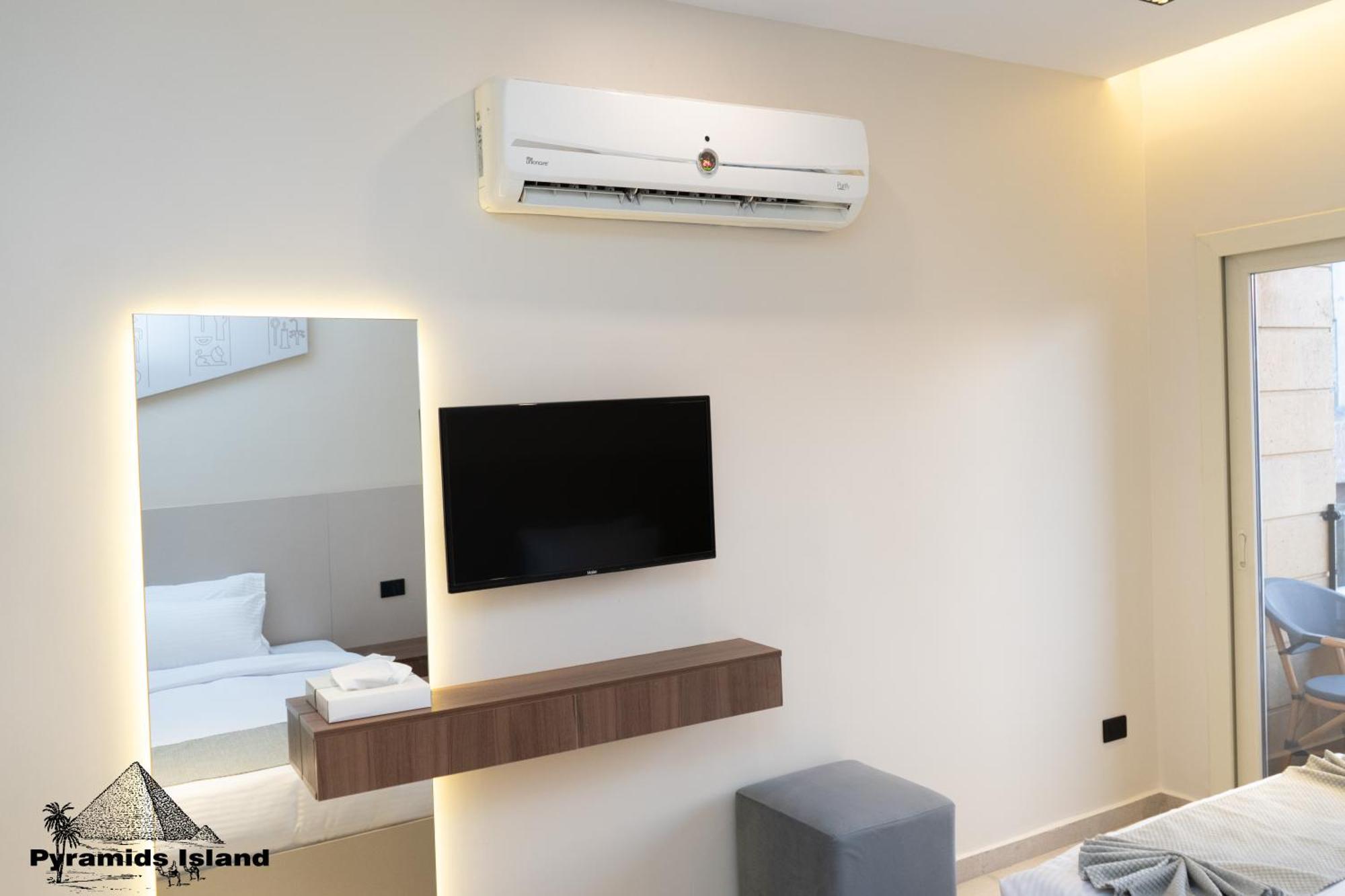 Pyramids Island Bed & Breakfast Kafrat al Jabal ภายนอก รูปภาพ