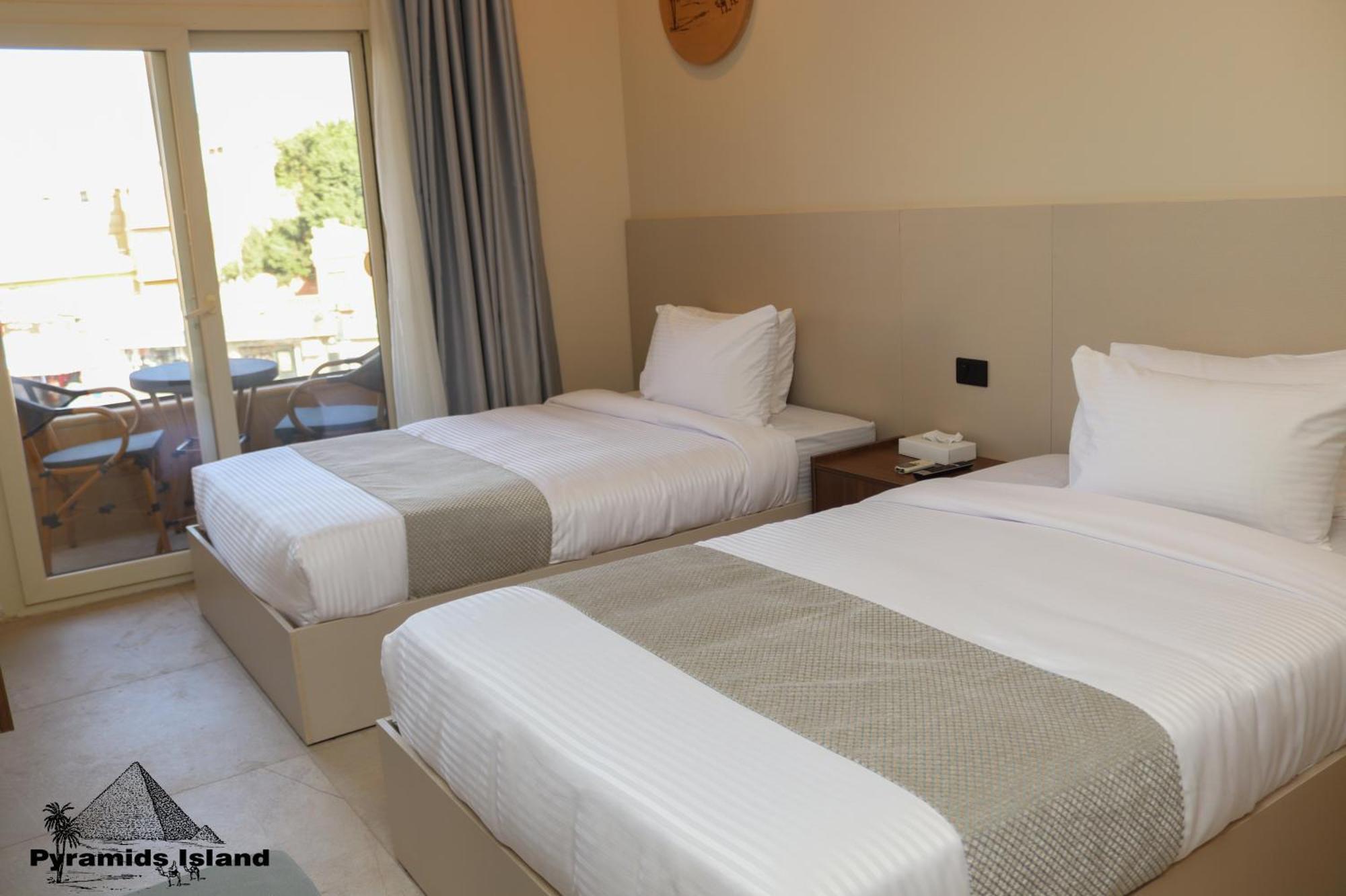 Pyramids Island Bed & Breakfast Kafrat al Jabal ภายนอก รูปภาพ